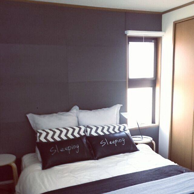 Bedroom,100均,夏に向けて暑苦しいか！！！？,ダイソーカラーボードを壁に貼る kei.hiroro2の部屋