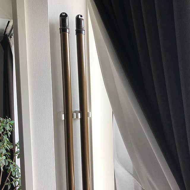 窓際収納,物干し竿,ワンキャッチ,隙間収納,On Walls eriの部屋