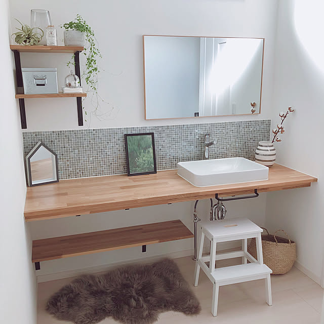 Bathroom,オマジオシルバー,3コインズ,コットンフラワー,無印トタンボックス,ムートンラグ,植物のある暮らし,ガラスタイル,名古屋モザイクタイル,ウッドワンの洗面台,シンプル,IKEA,こどもと暮らす。,家事スペース,2018.11月 otamaの部屋