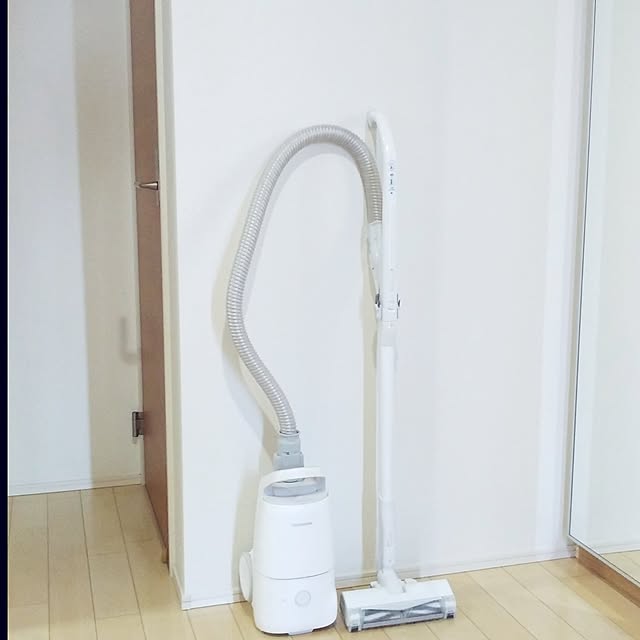 Lounge,自分に合ったものを…⭐,少ないもので暮らす,建売住宅だけどお気に入り,建売住宅だけど,機能性重視,紙パック式掃除機,ものを増やさない,見せない収納,すっきり暮らす,パナソニック紙パック式掃除機 tomoの部屋