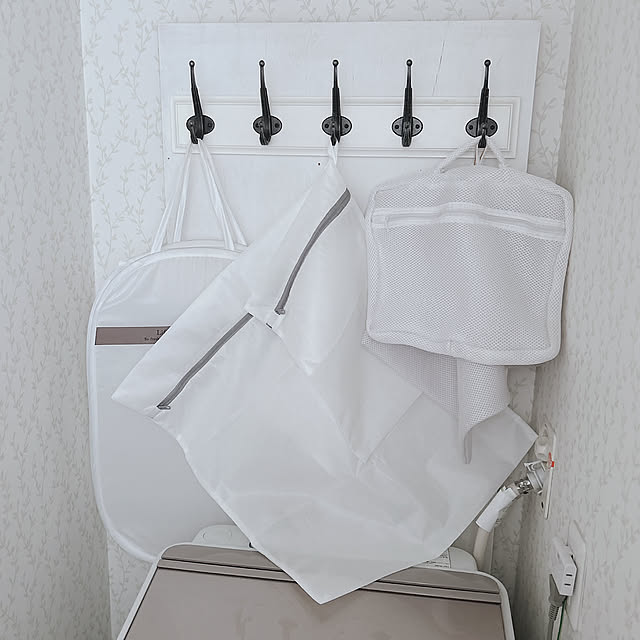 Bathroom,シンプルにすっきりと暮らす,シンプルに暮らしたい,シンプルナチュラル,シンプルライフ,シンプルインテリア,シンプル,シンプルな暮らし,シンプルが好き,洗濯機まわりの収納,洗濯ネット,洗濯室,洗濯機の上,洗濯ネット収納,洗濯かご,洗濯機,洗濯機周り,使い方いろいろ,ナチュラルインテリア,インスタやってます! 31の部屋