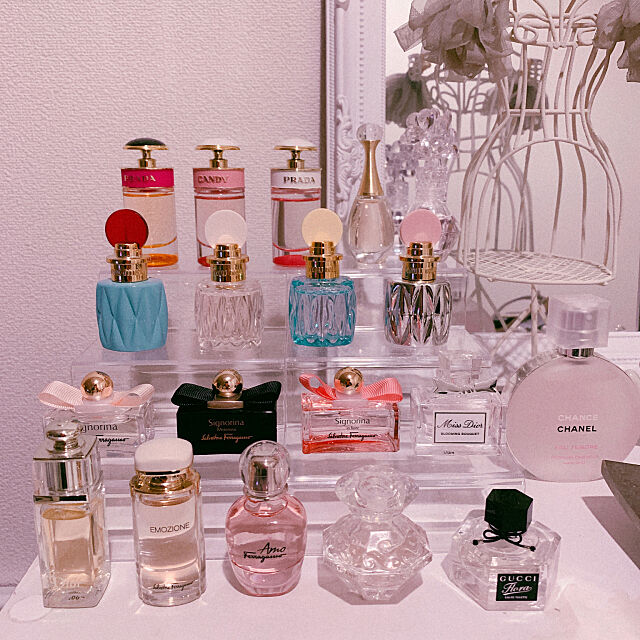 香水コレクション,香水ディスプレイ,香水,ミニ香水,ホワイトインテリア,キャンドゥ,My Shelf ayayの部屋