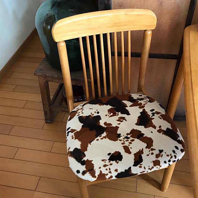古い椅子が見違えるように新しく 椅子の張り替えdiy Roomclip Mag 暮らしとインテリアのwebマガジン