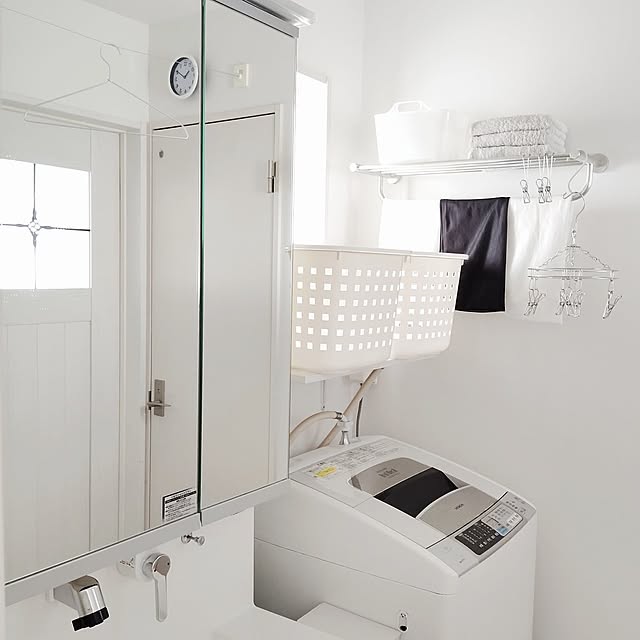 Bathroom,無印良品,洗面所,脱衣所,洗濯機周り,シンプル,ホワイトインテリア,洗濯機置き場,ホワイト,洗濯かご,洗濯カゴ,ランドリールーム,洗濯機まわり,洗面脱衣所,Pid4M,洗濯機上の棚,シンプルホワイト,シンプルインテリア,モノトーンインテリア,タオルラック,すっきり暮らす,シンプルな暮らし,子供のいる暮らし,洗面所インテリア,ワイヤー物干し,こどものいる暮らし,洗濯カゴ置き場,森田アルミ工業 pid4M,ホテルライク,DIY棚 SSSSSの部屋