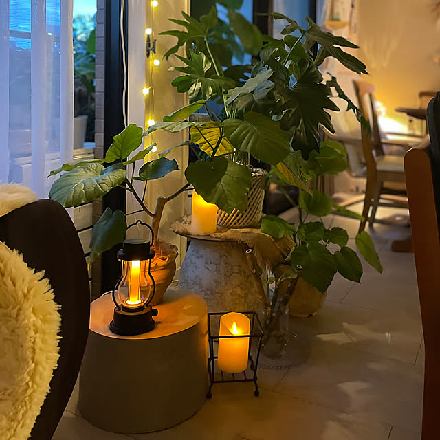 Lounge,LEDライト,間接照明,バルミューダ ランタン,キャンドルライト,LEDキャンドル,夕暮れ時 momo_sanの部屋