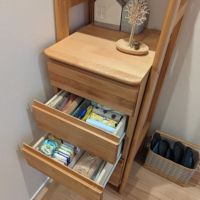 Entrance,小物収納,いつもありがとうございます♡,子どもと暮らす,マンション暮らし,ハンカチ&ティシュ収納,チェストの中 mamiの部屋