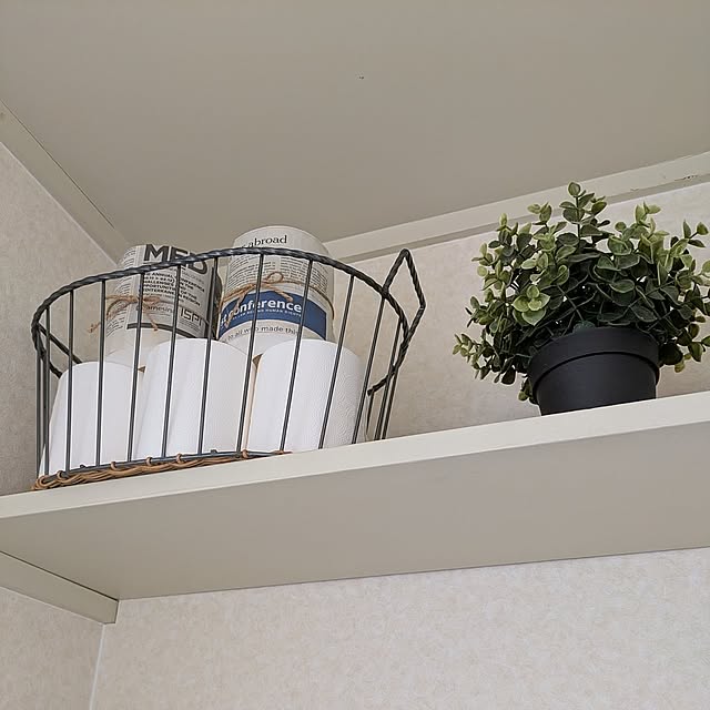 Bathroom,かご・バスケット,グリーン,フェイクグリーン,昔、買ったものです,アイアンバスケット,2階トイレの棚,トイレ,アイアン大好き,英字新聞,英字新聞でリメイク,スクールパーケット Renの部屋