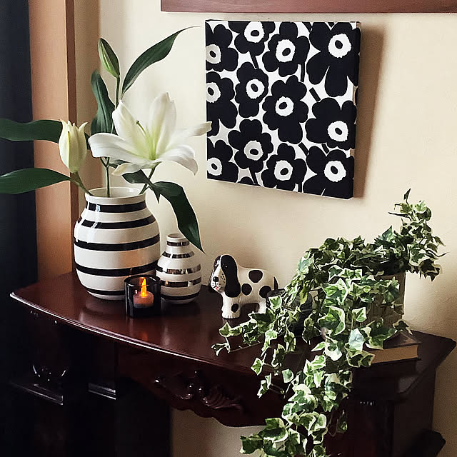 Entrance,癒し,ガーデン雑貨,イッタラ kivi,アート,オブジェ,飾り棚,マリメッコ,ファブリックパネル,プランター,植木鉢,リサラーソン,フラワーベース,花瓶,ケーラー オマジオ,フェイクグリーン,観葉植物,モノトーンインテリア,花,キャンドル,グリーン,ディスプレイ,北欧,春,ミニュチュア,ディスプレイコーナー,いいね＆フォローありがとうございます♡,RoomClipショッピング taeの部屋