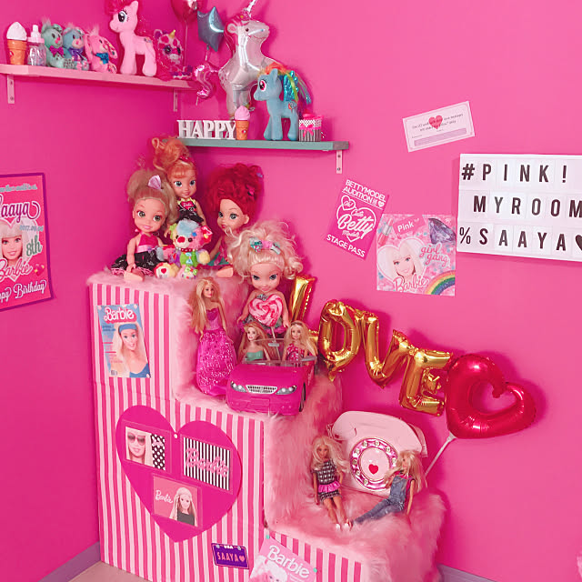 アメリカンポップ,ストライプ,子供部屋,壁紙,ピンク,収納棚,壁紙DIY,インテリア,雑貨,DIY,pop,ドール,ディズニー,バービー,barbie MA-KIの部屋