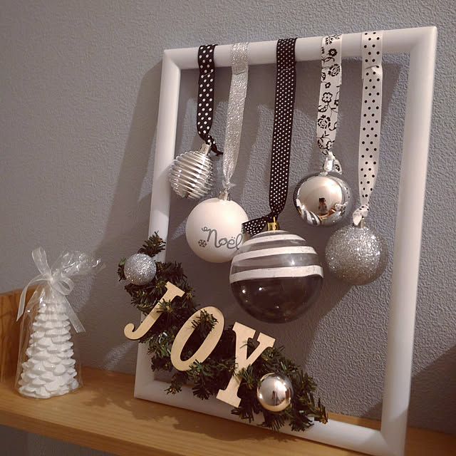 My Shelf,クリスマス,階段の壁,壁紙塗装,ブルーグレーの壁,フレームディスプレイ,フレームリース,DIY,セリア,IKEA,3coinsアルファベット,3階建て,タウンハウス,ニトリの棚,ツリーキャンドル,フライングタイガー irieriの部屋