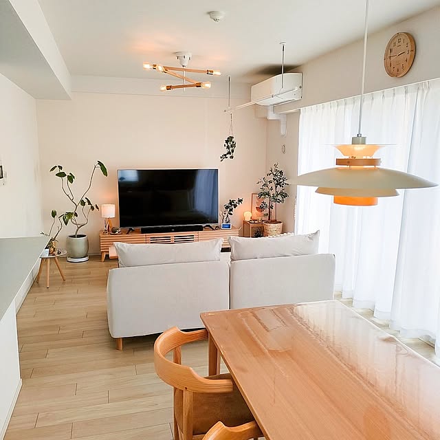 すっきり暮らす,照明,ナチュラル,間接照明,北欧,マンション,フェイクグリーン,ナチュラルインテリア,北欧インテリア,マンションインテリア,天然木,北欧ナチュラル,北欧テイスト,マンション暮らし,マンションライフ,ナチュラルインテリア好き,マンションリビング,北欧インテリア好き,シンプルインテリア,シンプルライフ,横長リビング,横長リビングダイニング,多灯照明,ペンダントライト,ペンダントランプ,リビングダイニング,ソーデルハムン,IKEA,Overview,リビング飾り ERIの部屋