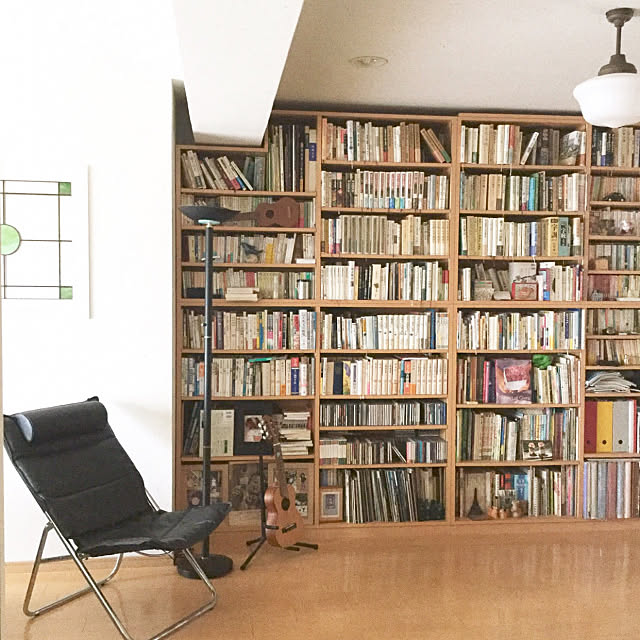 My Shelf,本棚,ディスプレイ,アンティークランプ,壁一面の本棚,ステンドグラス,室内窓 tantan_mの部屋