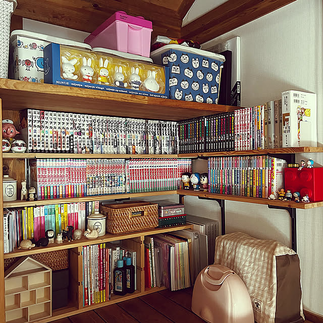 On Walls,納戸収納,シンプル,狭小住宅,木の家,生活感のある家,シンプルインテリア,小さな家,木のぬくもり,木のある暮らし,いいね！ありがとうございます♪,子供と暮らす,こどもと暮らす,旗竿地の家,本棚,おうち時間 tamakiの部屋