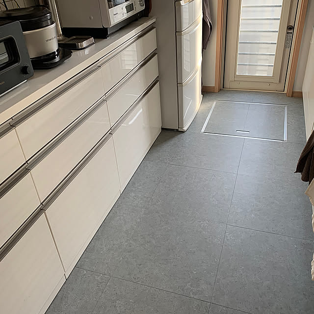 Kitchen,キッチン床,DIYのある暮らし,フロアタイル,春の模様替え,新生活,おうち時間,心地よい暮らし,私らしい暮らし,すっきり暮らす,キッチンマットやめました akiの部屋