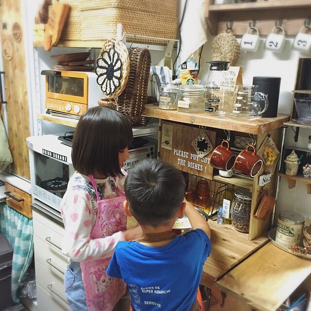 Kitchen,お手伝い中♡,子どもスペース,レンジ台リメイク,DIY,こどもと暮らす。,いつもいいねやコメントありがとう♡♪,ごちゃごちゃしてますが… kinu-sakuの部屋