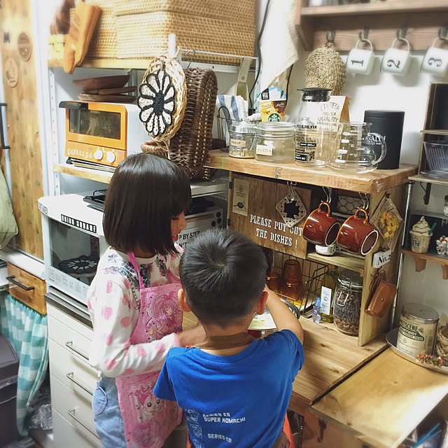 Kitchen,お手伝い中♡,子どもスペース,レンジ台リメイク,DIY,こどもと暮らす。,いつもいいねやコメントありがとう♡♪,ごちゃごちゃしてますが… kinu-sakuの部屋