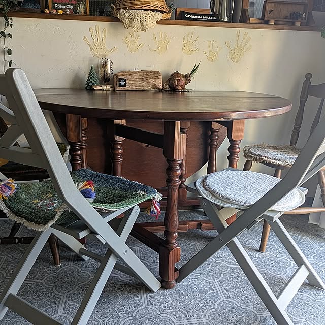 Kitchen,ダイニングセット,ガーデンチェア,ゲートレッグテーブル,アンティーク,ドライフラワー,チェア,古道具,雑貨のある暮らし,ニッチ,ニッチディスプレイ,キッチン立ち上がり壁,チェアハンモック,ウッドデッキ,ウッドデッキのある庭,アンティーク雑貨 akiの部屋