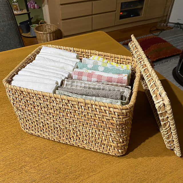 100均,突っ張り棒で棚,ランチョンマット収納,リビクロ収納,ふたつきバスケット,無印良品,ふきん収納,小物収納,Kitchen yukoの部屋