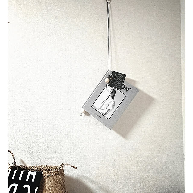 Lounge,いつもいいねやコメありがとうございます♡,フォローすごく嬉しいです♡,ブックハンガー,ハンドメイド,youｰriからの素敵便♡,洋書ディスプレイ,ウッドビーズ,革紐,マガジンハンガー sakiの部屋