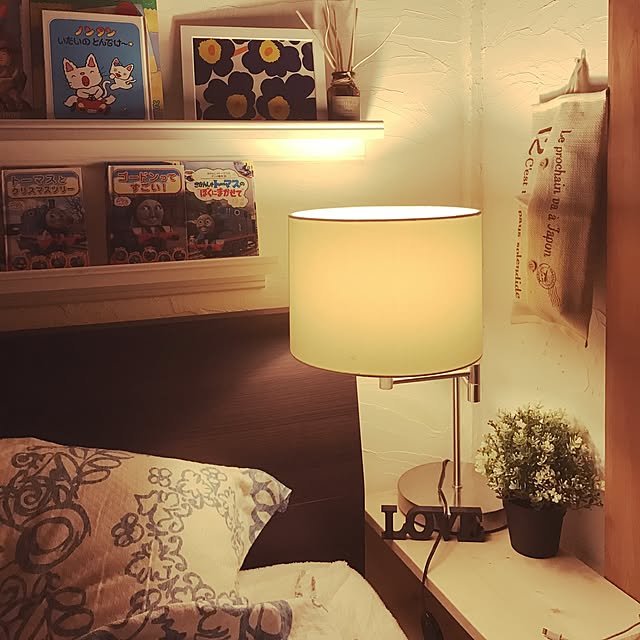 Bedroom,ニトリ照明,IKEA,収納棚,DIY♡,スッキリさせたい,DIY棚,セルフリフォーム中,息子と共存,くつろぎ空間,パイン材,息子のいる暮らし,セルフリフォーム,スッキリ暮らしたい,ふたり暮らし,簡単DIY,ホテルライクにしたい,親子で仲良く(笑),子供と暮らす。,息子と暮らす,改造計画中 yuutamamaの部屋