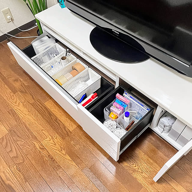 Lounge,救急セット,消耗品収納,テレビボード収納,ダイソー,収納,シンプル,テレビボード,賃貸,築30年,ロウヤ テレビボード,ロウヤ LOWYA LUMIXの部屋