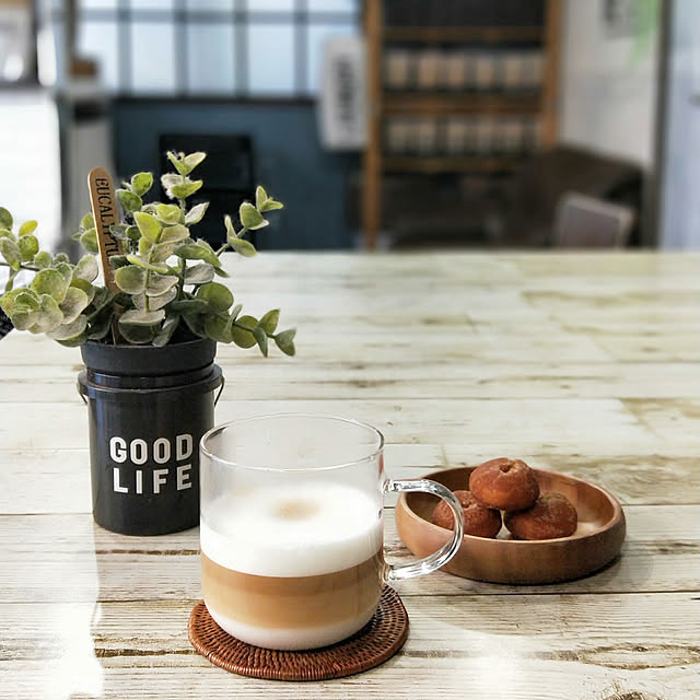 Lounge,おうちカフェ,ネスカフェドルチェグスト,コーヒーのある暮らし,暮らしのハンドブック2022,ジェニオエススター,スターバックス体験セット,ステンシル,DIY,カフェ風インテリア,セリア,シンプルにすっきりと暮らす,男前,リノベーション,カフェ風インテリアを目指して,ダイソー opiopiopiの部屋
