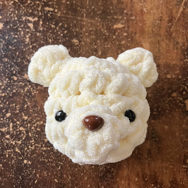 My Desk,あみぐるみ,しろくま,ブランケットヤーンアイボリー,あみぐるみ しろくま,ハンドメイド,編み物,かぎ針編み,手編み,ダイソー毛糸,動物 manduonmaの部屋