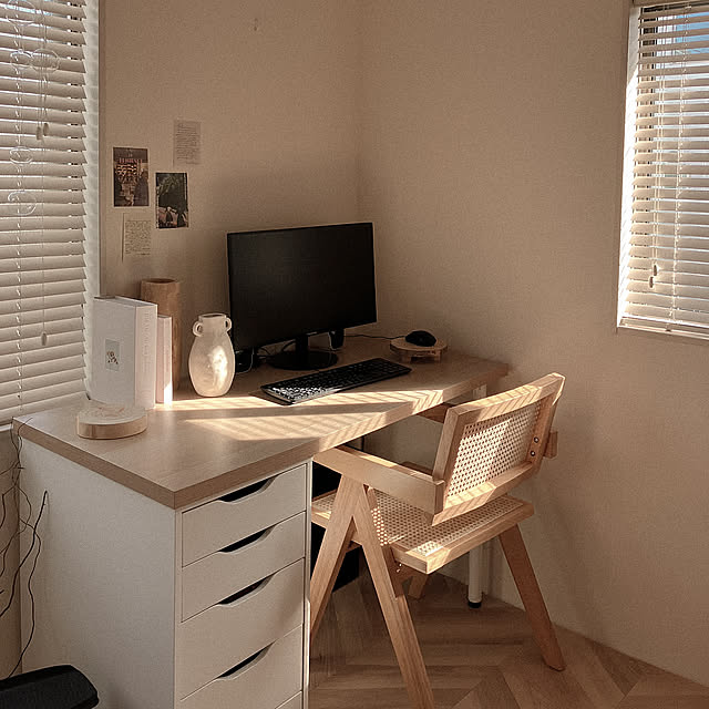 My Desk,ナチュラル,インテリア,DIY,ディスプレイ,キッチンカウンター,北欧インテリア,北欧ナチュラル,建売,北欧テイスト,シンプルインテリア,木のある暮らし,可愛いのが好き,すっきり暮らす,おうち時間,コメントお気遣いなく♡,淡色インテリア,韓国インテリア,いつもいいねありがとうございます♡,IKEA,イケア,フラワーベース riizの部屋