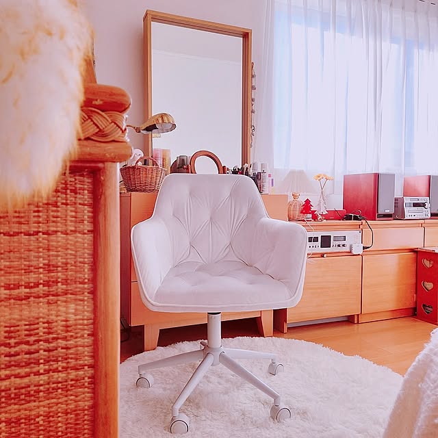 Bedroom,ホワイトインテリア,暮らしを楽しむ,窓辺のインテリア,心地よい暮らし,季節を楽しむ暮らし,癒しの空間❁*.ﾟ,この秋、買ってよかったもの surviveの部屋