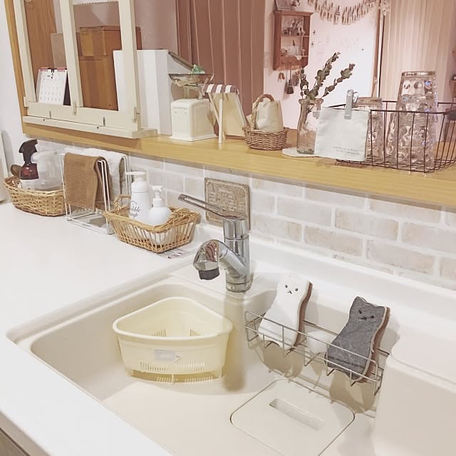 清潔さ 使いやすさがポイント キッチン洗剤の置き方実例 Roomclip Mag 暮らしとインテリアのwebマガジン