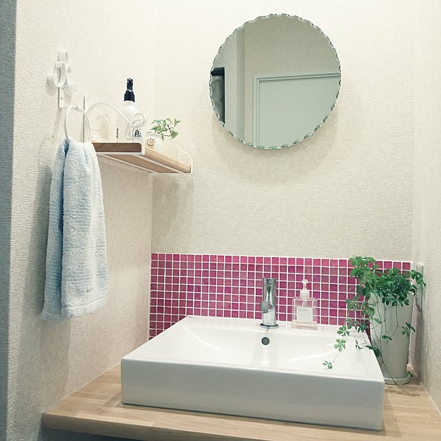 Bathroom,中古マンション,リフォーム,LIXIL,アイアンシェルフ DIY,ナチュラル,名古屋モザイクタイル,ピンクモザイクタイル,造作洗面所,狭い洗面所,縁なしミラー,ホワイトアイアン,プラスボックス ouchiの部屋