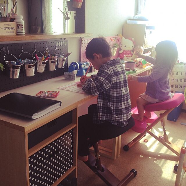 My Desk,セリア,有効ボード,カラーボックス,ニトリ,DIY,学習机DIY yu-yu-happyの部屋
