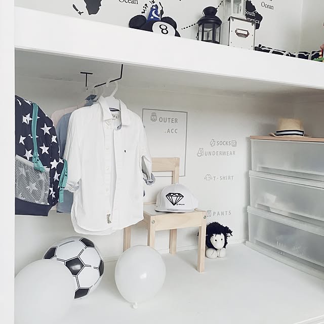 My Shelf,IKEA,子供部屋,こどもと暮らす。,ウォールステッカー,モノトーン,北欧インテリア,押入れ改造,和室を洋室に ,セリアアイアンバー tommyの部屋