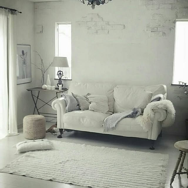 Lounge,ホワイトインテリア,シンプル,DIY,シャビー,海外インテリアに憧れる,心地いい暮らし,天然素材が好き,リビングダイニング,グレー好き♡,パリのアパルトマン,アンティーク風,レンガ壁,洋書,雑誌掲載,白木,Instagramやってます mikemomoの部屋