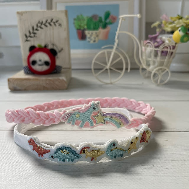 My Desk,粘土の花と鳥さん,模写したサボテンの絵,羊毛フェルトパンダちゃん,ダイソーアップリケ,手作りコーナー,かわいい,いつもありがとうございますᵕ̤ᴗᵕ̤,こめんとはおきづかいなく♡,おはようございます⑅◡̈* ❁ puriyuzuの部屋