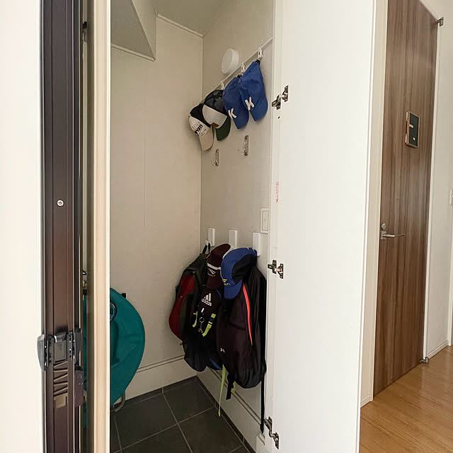 Entrance,ベンチコート収納,バッグ収納,玄関収納,壁面収納,土間収納,コマンドフック,RCの出会いに感謝♡,いいね&フォローありがとうございます☆,かける収納,掃除が楽,POLUS,モニター投稿,RC運営チームの皆様に感謝♡,ポラス分譲,コマンドフックモニター,スリーエムジャパン株式会社,サッカー用品収納,フォロワーさんに感謝♥ adamoの部屋