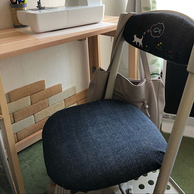壁レンガ,刺繍,椅子リメイク,RoomClipアンケート,100均 kuronekoの部屋
