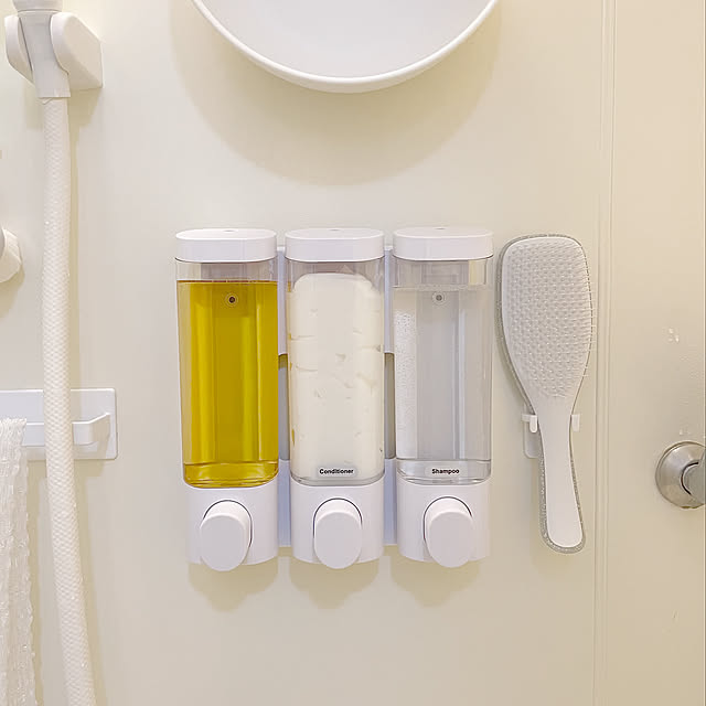 ボディソープボトル,トリートメントボトル,シャンプーボトル,お風呂グッズ,買ってよかったもの,賃貸DIY,賃貸でも諦めない,賃貸収納,シンプルな暮らしに憧れる,賃貸,雑貨,夫婦2人暮らし,賃貸暮らし,シンプルインテリア,賃貸リビング,DIY,賃貸アパート,賃貸でも諦めない!,心地よい暮らし,賃貸2LDK,賃貸インテリア,北欧,夫婦二人暮らし,シンプルな部屋が好き,ナチュラル,シンプル,Bathroom gxmxhomeの部屋