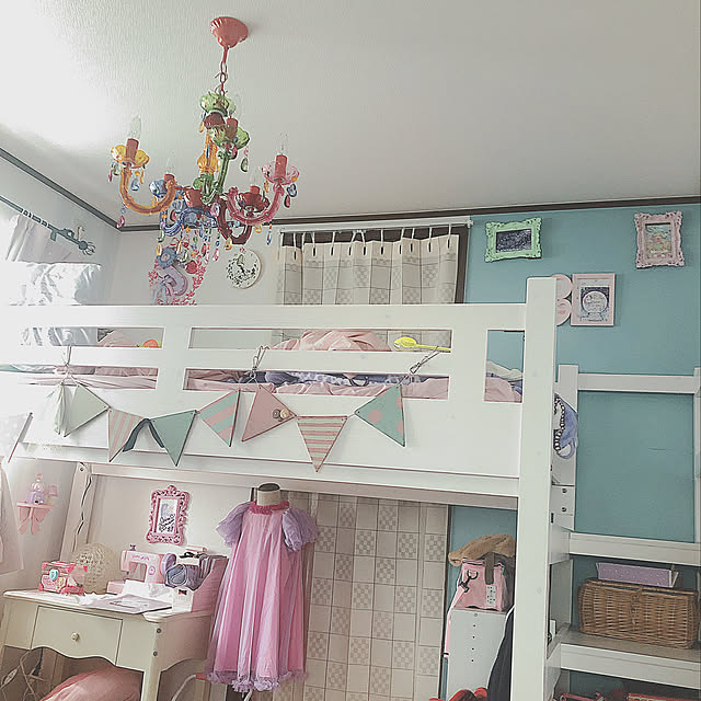 小2娘の部屋,小2女子,女の子の部屋,ガーランド,シャンデリア,パステルカラー,ゆめかわいい,ロフトベッド,娘部屋,こどもと暮らす,おうち時間,建売住宅,狭小住宅,中古住宅,stay home,狭い家,ステイホーム,Overview cocoa1031の部屋