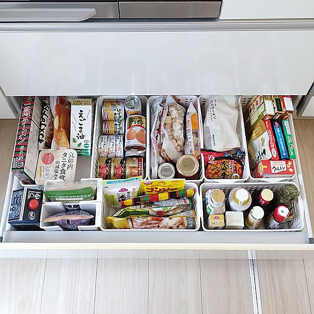 ムダ買い防止にも！食品と日用品を賢くしまうストック収納術7選