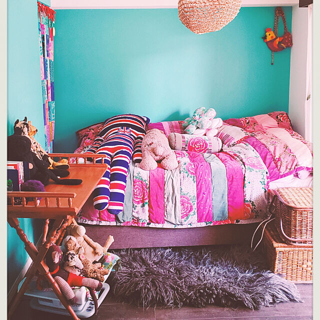 Bedroom,おとなかわいい,シニアの部屋,一人暮らし,ブルーの壁,H.P.DECO,ぬいぐるみ,ピンク hanaarashiの部屋