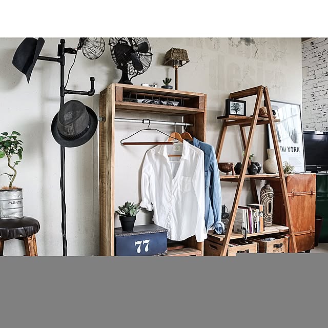 Bedroom,パレットDIY,寝室,ガス管ハンガーラック,インスタやってます♡,DIY,ディスプレイ,男前インテリア,Rustic,セルフリノベーション,DIY家具,SangSang Hoo yupinokoの部屋