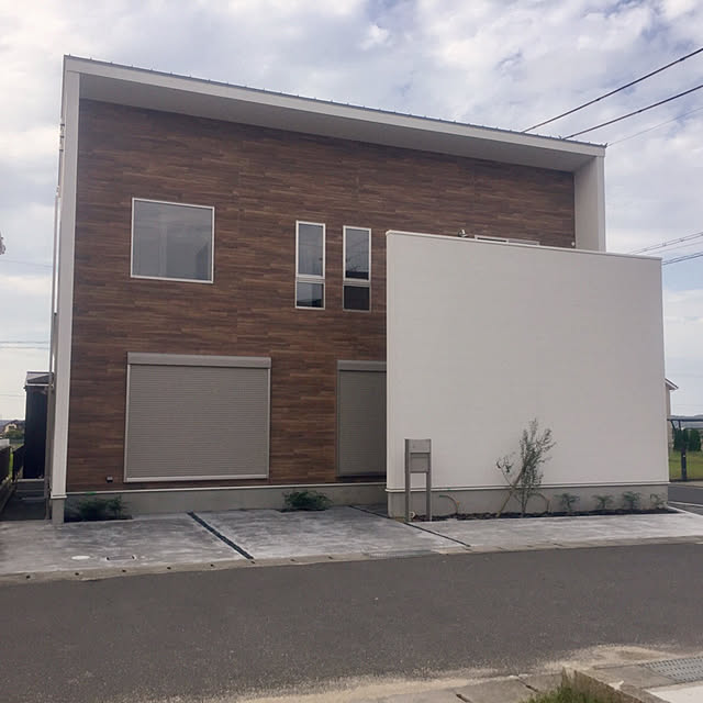 Entrance,入居前,四角い家,桧の家,ブルレウッド アンバー,ケイミュー mk.houseの部屋