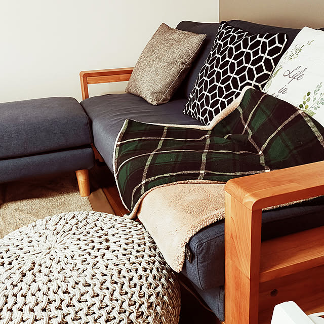 Lounge,買ってよかったもの,プフ,北欧,リフォーム,ソファ,築30年,シンプル,リノベーション,ブランケット,オットマン minの部屋