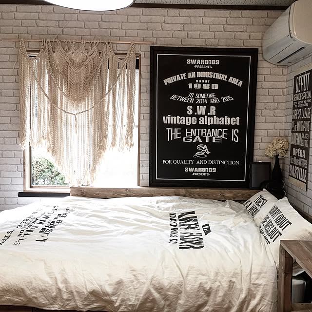 Bedroom,マクラメ編み,ステンシル,賃貸,男前,Swaro109 vintage,簡単DIY,インスタswaro109vintage,セルフリノベーション,インダストリアル,ベーカリーシリーズ,アメブロやってます♪,ヴィンテージ,布団カバー,ネットショップ絶賛営業中,リメイク,ステンシルカーテン,壁紙,DIY,ベッドカバー swaro109の部屋