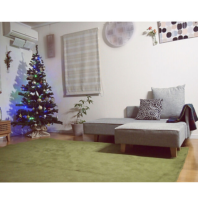クリスマスツリー,クリスマス,気持ち良い空間を目指す,物を床に置かない,その都度片付ける,綺麗を保ちたい,毎晩リセット,気分転換,FLANNEL SOFA,ルーティーン,Lounge saahannの部屋