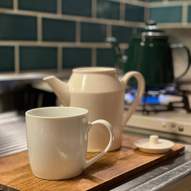 Kitchen,働きもののマグカップ,ティーポット,黒豆茶,食器棚DIY,セリアのマグカップ,楽天roomやってます,イベント投稿です,ぶら下げ収納,愛用のマグカップ,マグカップ,リネンが好き,いつもありがとうございます♡ kuromameの部屋