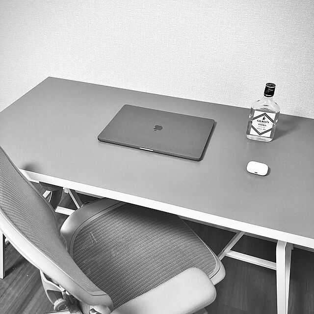 シンプル,ハーマンミラー,アーロンチェア,IKEA,MacBook Pro,MacBook,男前,My Desk tksの部屋