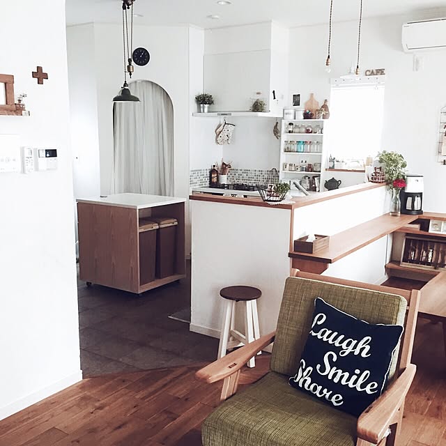 Kitchen,ソファ,キッチン全体,ニトリのクッションカバー,フェイク仲間☆,白いキッチン,マイペース honomino73の部屋