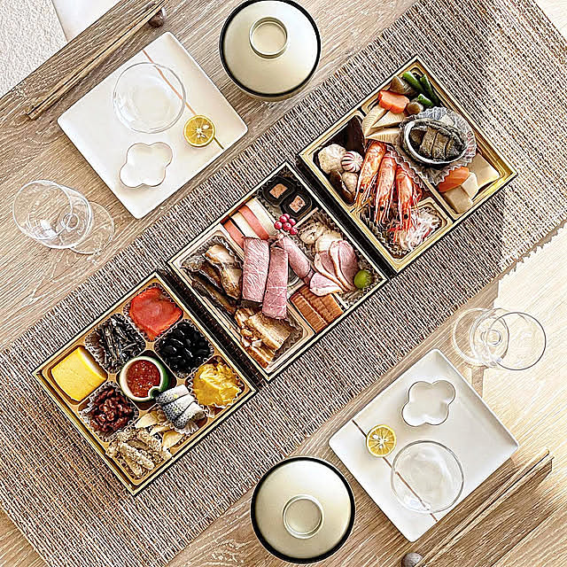和モダン,和食器,テーブルコーディネート,お正月インテリア,北欧インテリア,北欧モダン,北欧ナチュラル,ig➡︎@chino.home,ダイニングテーブル,おうち時間 chino.homeの部屋